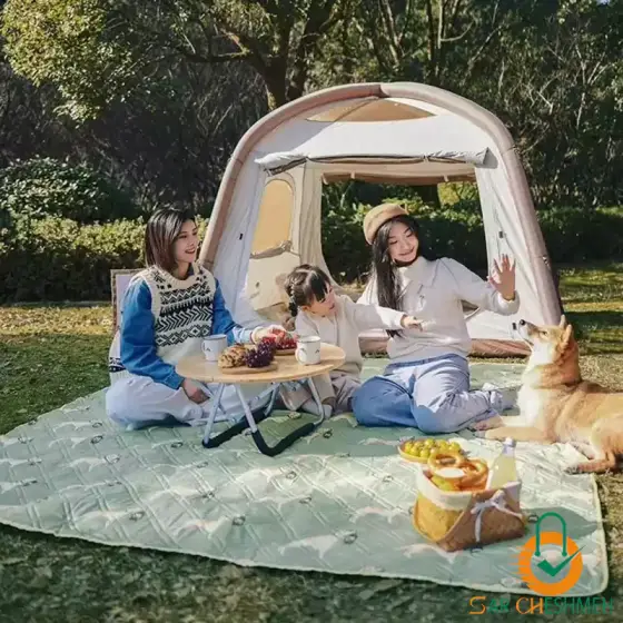 زیرانداز پیک‌نیک نیچرهایک مدل CNK2350WS010 طرح Adventure Companion