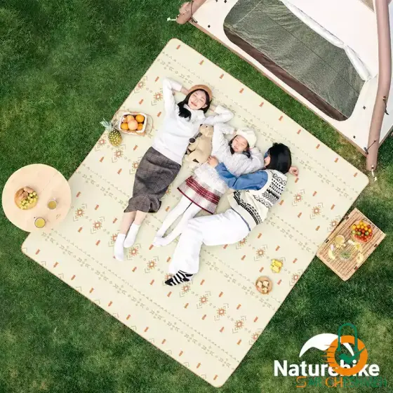زیرانداز پیک‌نیک نیچرهایک مدل CNK2350WS010 طرح Sunshine Forest