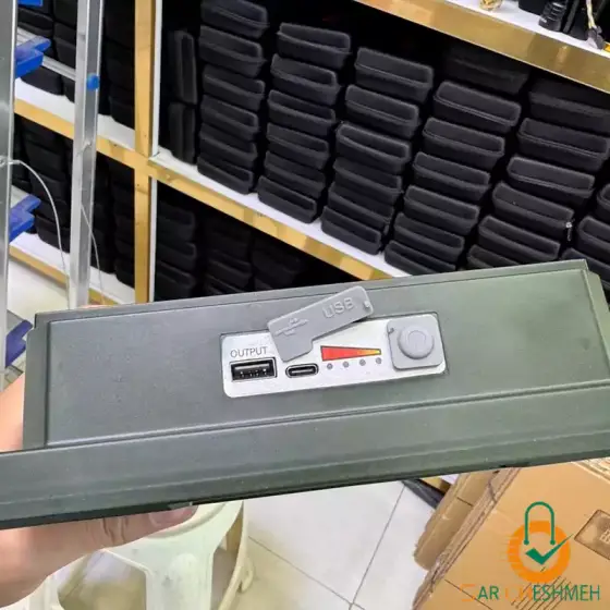 پروژکتور شارژی خورشیدی 100 وات زینگارو مدل BL-930