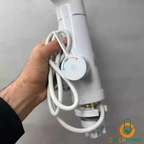 شیر برقی سفید دارای گرم کن فوری با صفحه نمایش LED